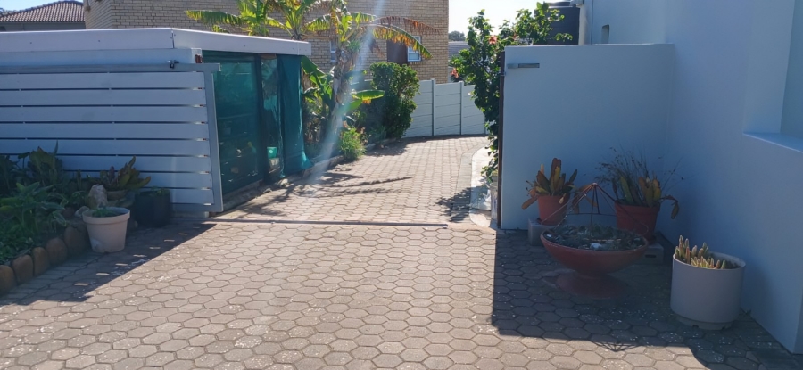3 Bedroom Property for Sale in Stilbaai Wes Western Cape